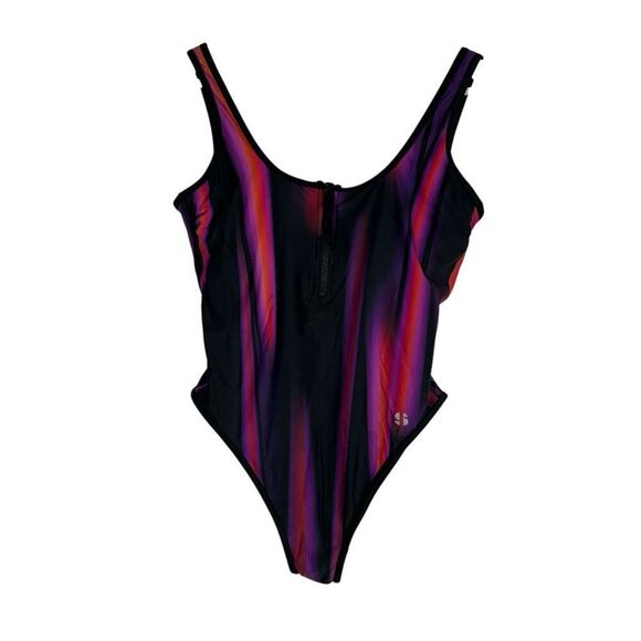 Sports Illustrated Medium One-Piece Swimsuit - Picture 4 of 12